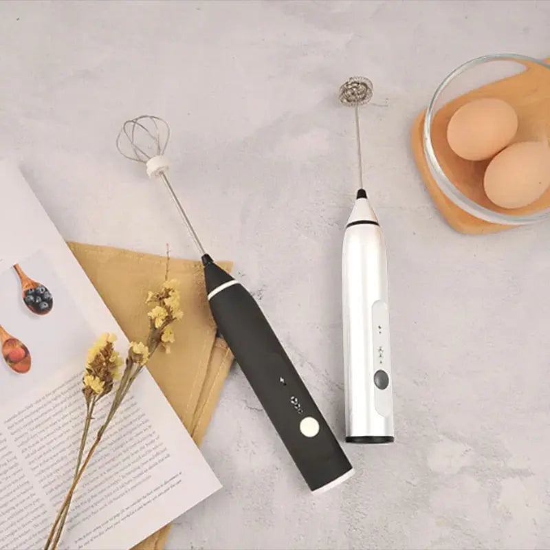 milkfrother_0a0a00d0-c9fc-40a5-9dba-555a9277fc9a.webp